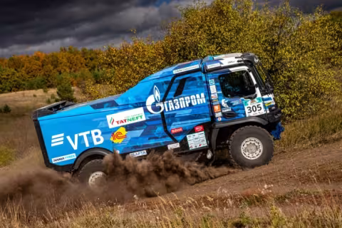 Экипаж Эдуарда Николаева выиграл баху «Холмы России»